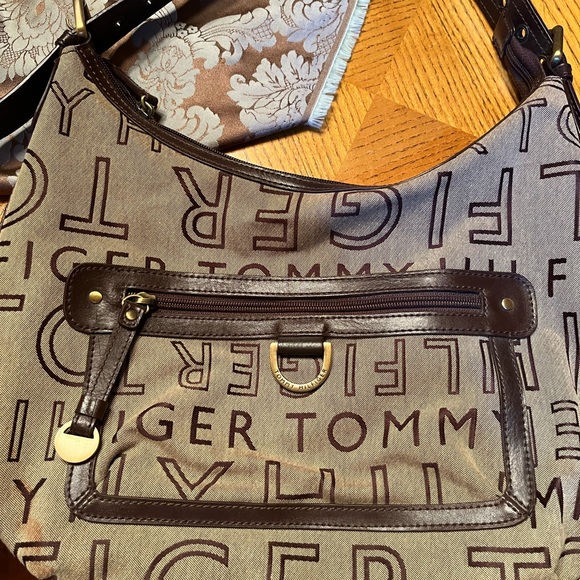 Tommy Hilfiger shoulder bag. - Picture 1 of 6